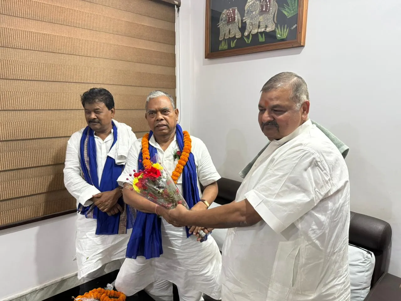 कांग्रेस प्रदेश अध्यक्ष का स्वागत करते दीपू सिंघानिया