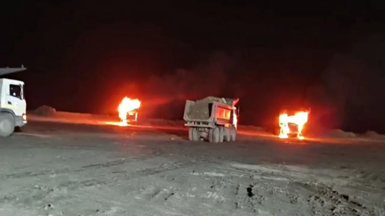 militants torched two vehicles of a mining company