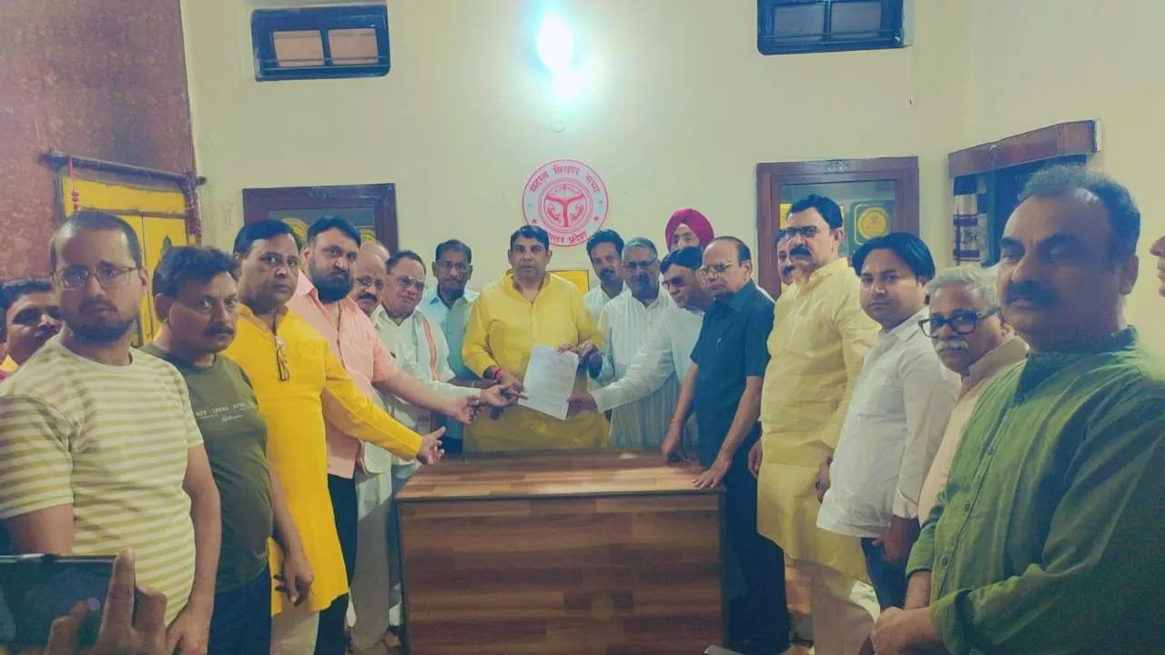 विधायक संजीव शर्मा को दिया ज्ञापन