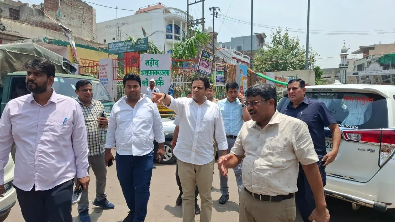 नगर आयुक्त का निरीक्षण