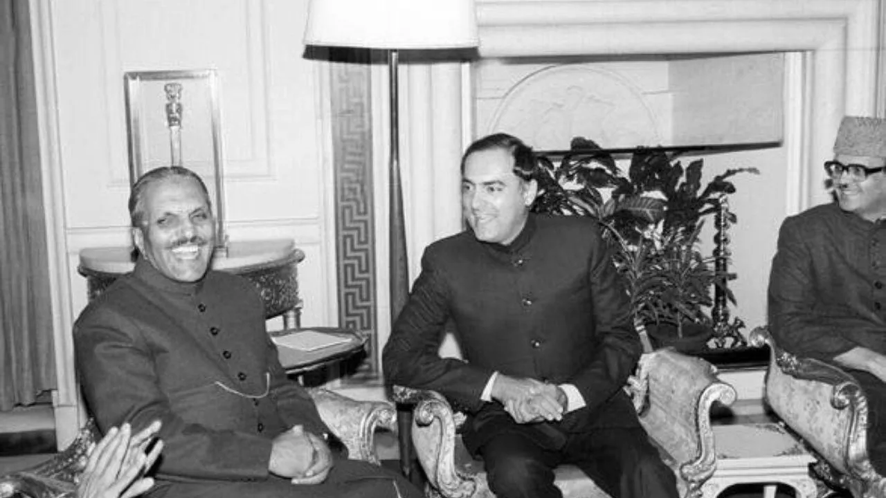 Rajiv Gandhi and Zia-ul-Haq - file photo