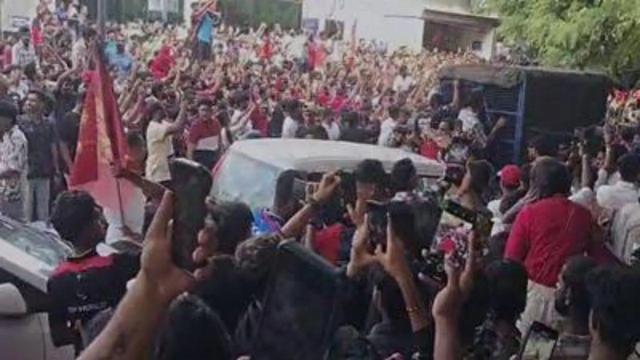 Stampede outside Chinnaswamy Stadium