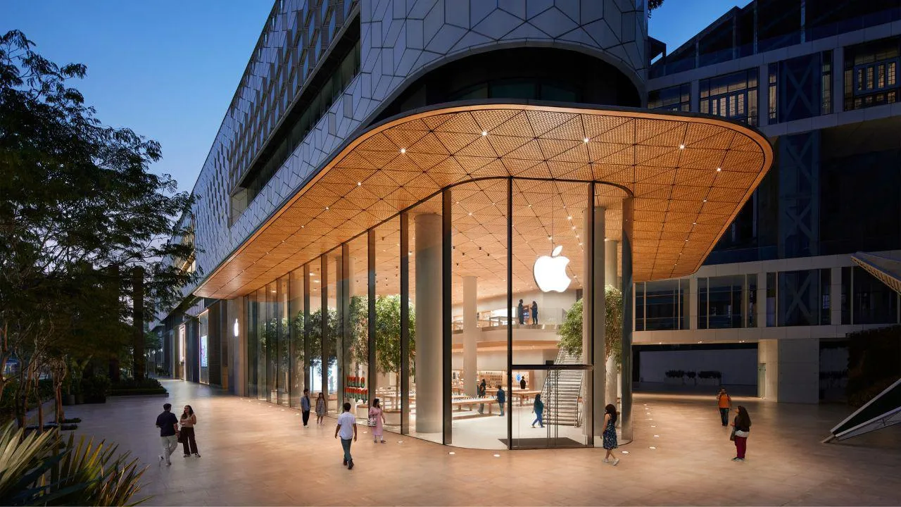 New apple store in Mumbai 