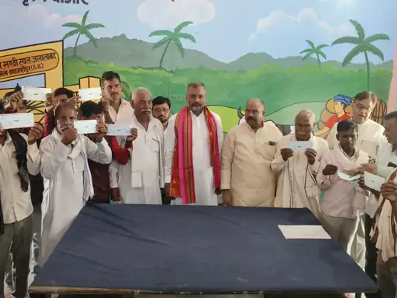 खेत खलिहान अग्निकांड योजना के तहत किसानों को मिला मुआवजा