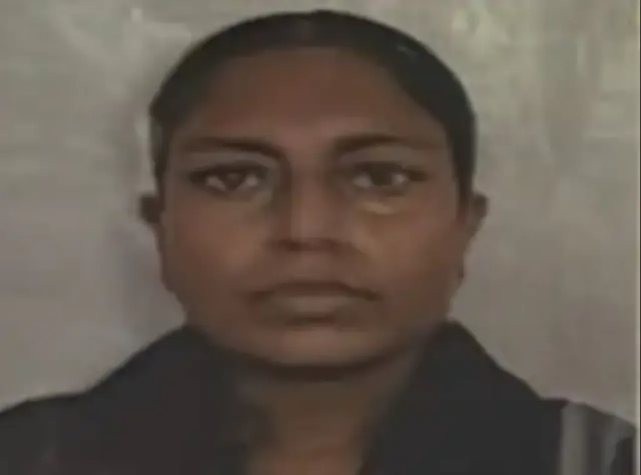शाहजहांपुर में सड़क हादसे में 45 वर्षीय महिला की मौत हो गई।