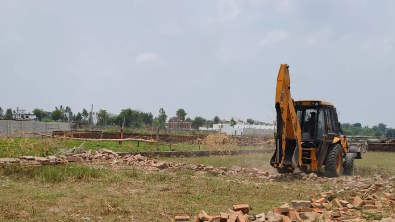 lda action five illegal ploting