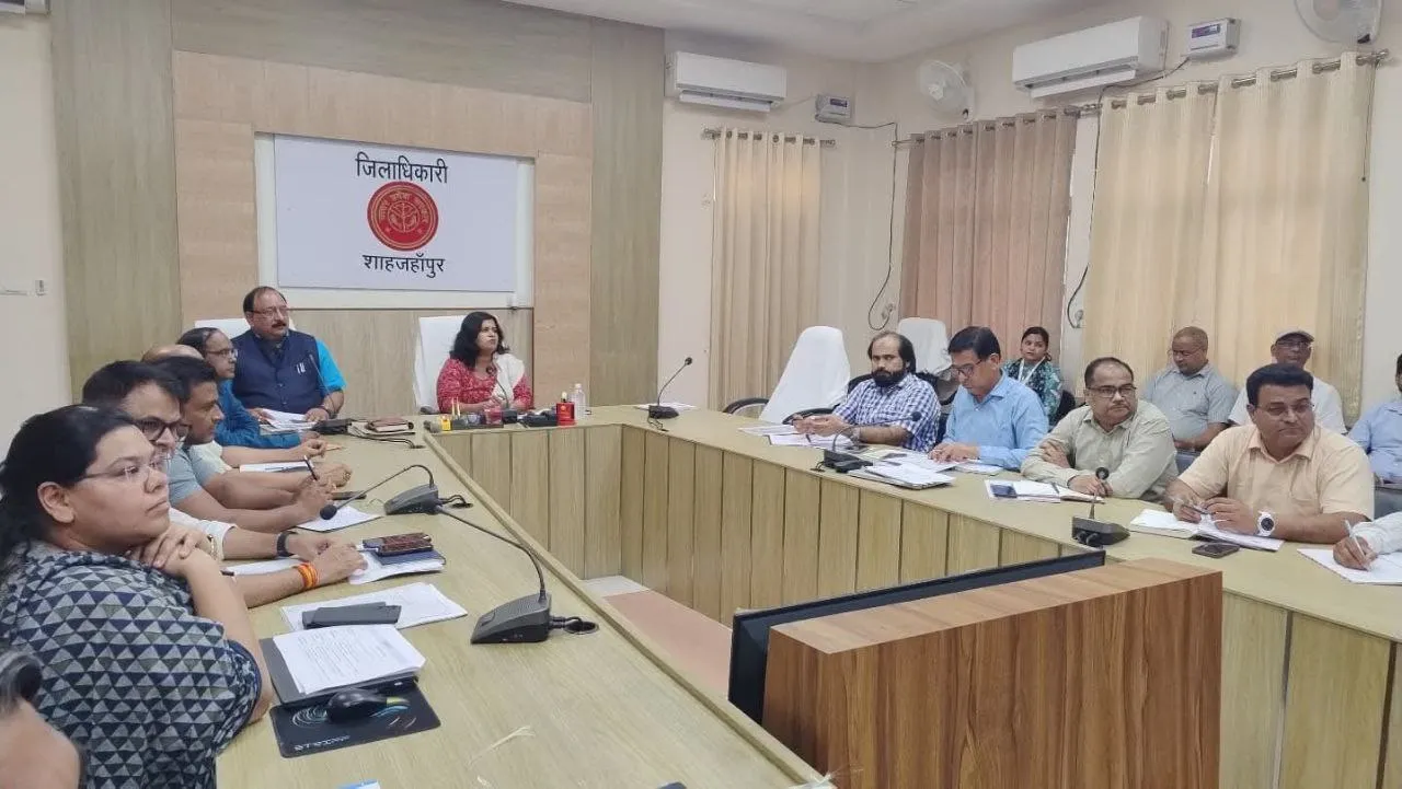 विकास भवन में मुख्य विकास अधिकारी (सीडीओ) डॉ. अपराजिता सिंह की अध्यक्षता में सम्पन्न