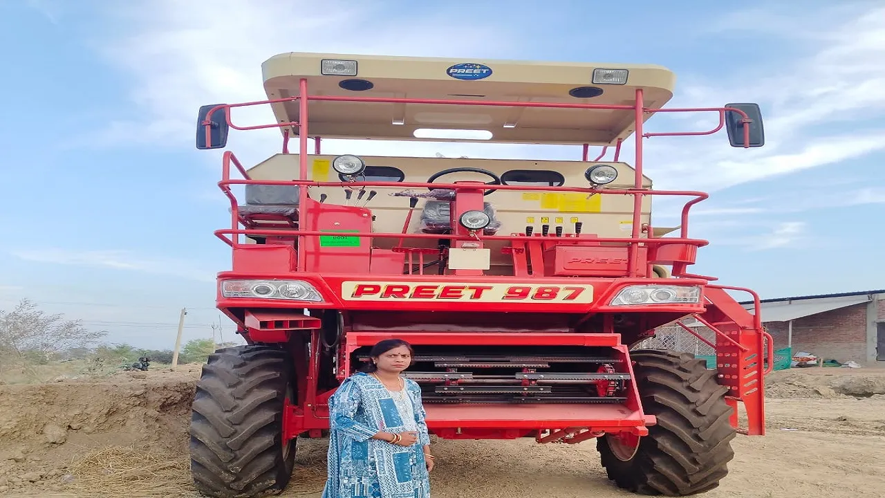 Farmers 62 districts got 450 combine harvesters