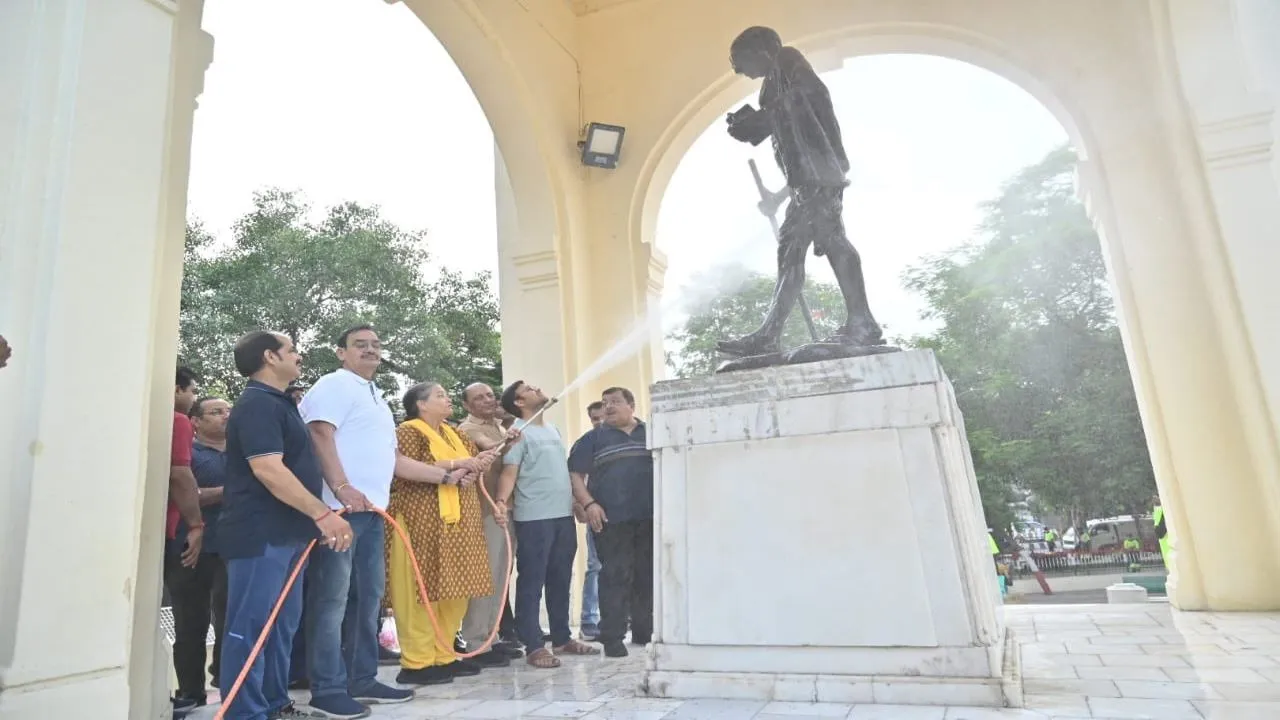 Maha Swachhata Abhiyan launched Lucknow