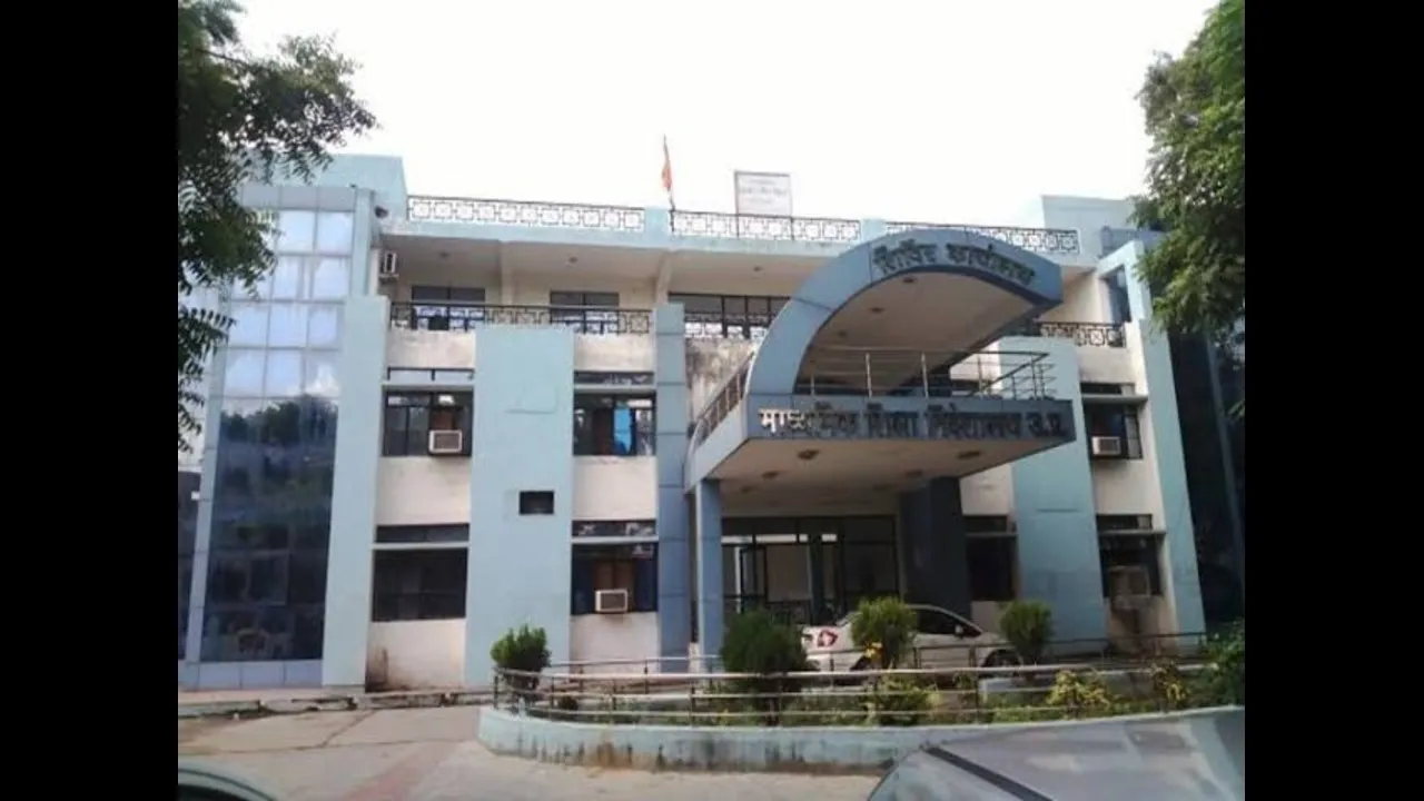 Lucknow teachers protest