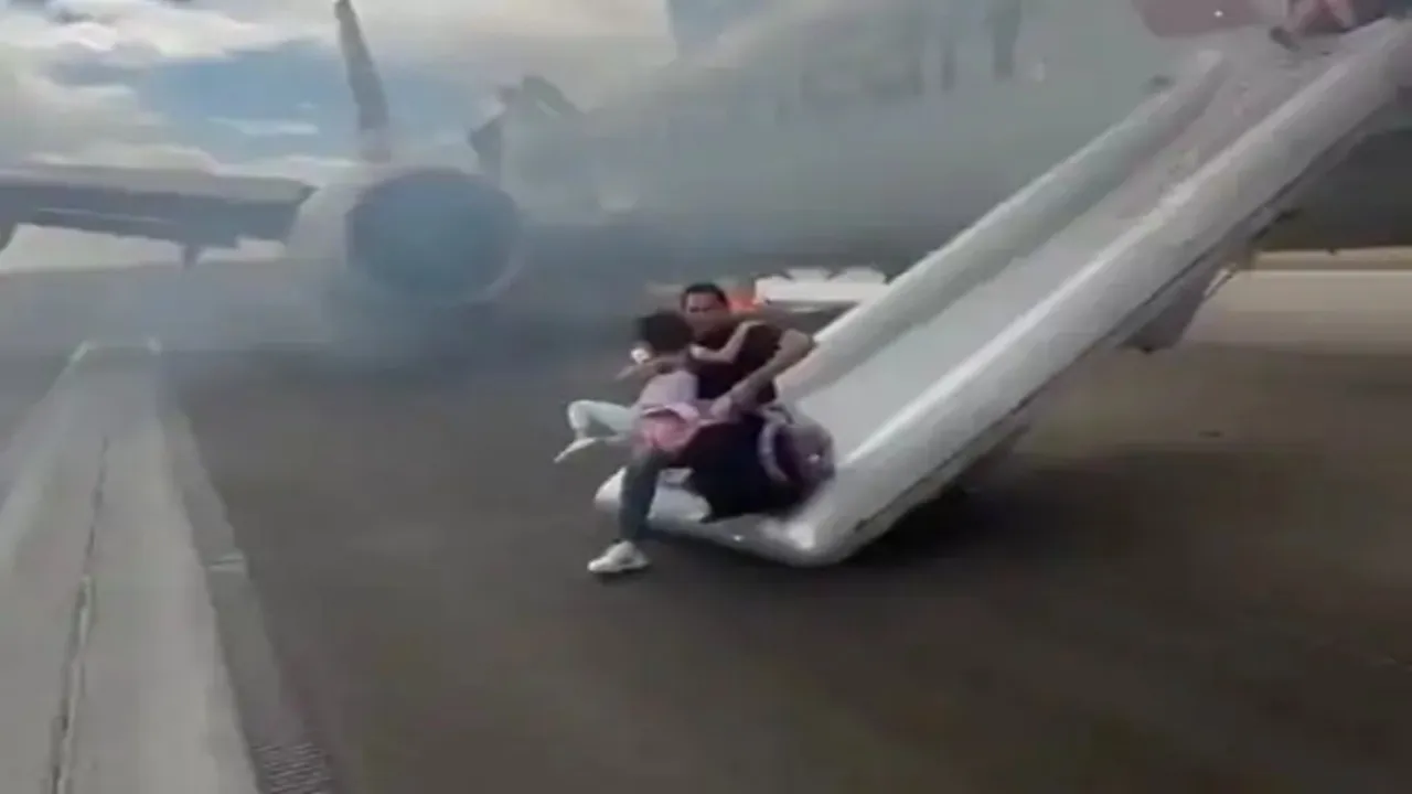 America  plane Fire breaks out