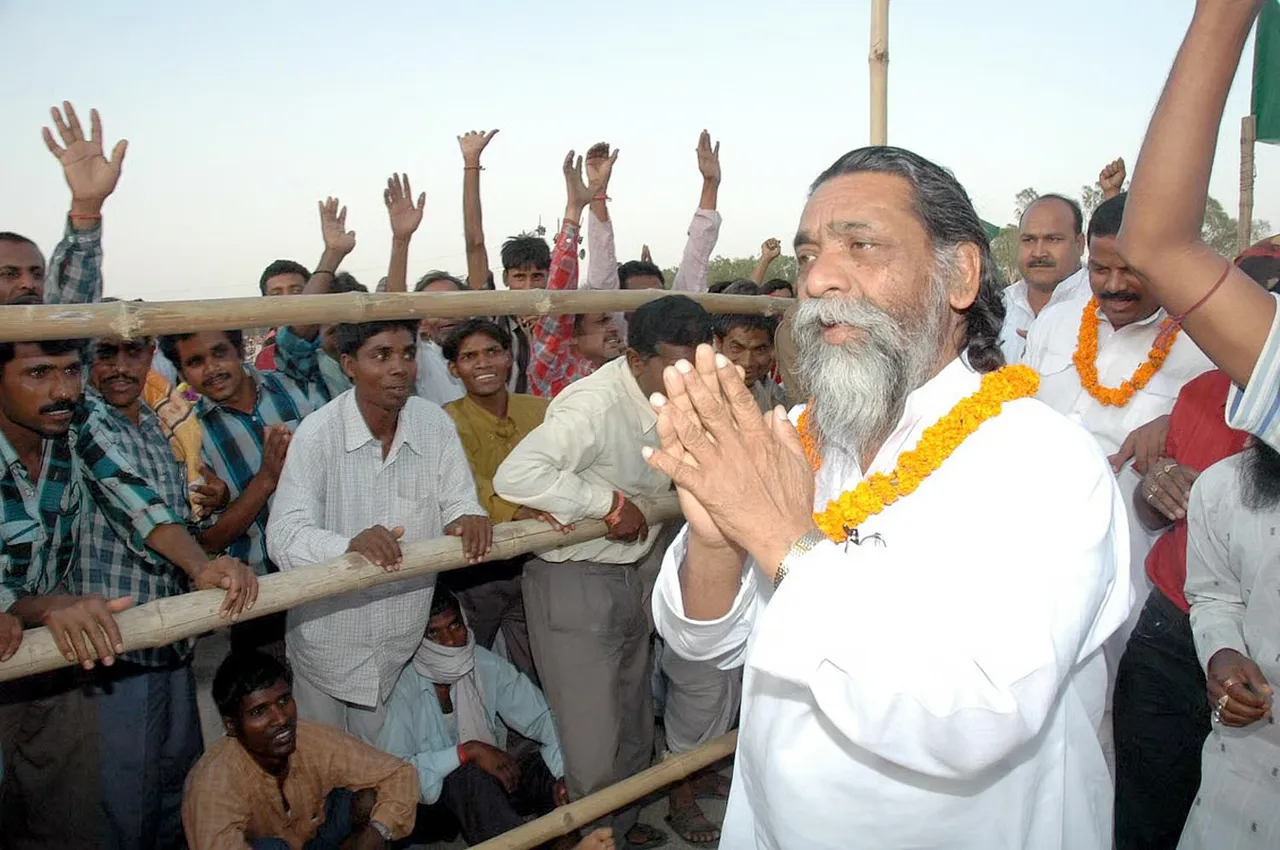 पिता की हत्या ने बदली दिशा : झारखंड के 'गुरुजी' शिबू सोरेन की अनसुनी कहानी | यंग भारत न्यूज