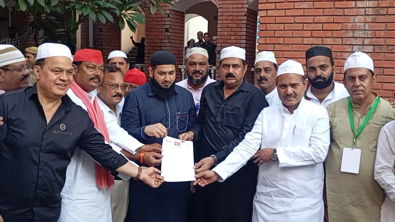 उर्स-ए-रजवी में सपा मुखिया अखिलेश यादव का संदेश लेकर पहुंचा पार्टी  प्रतिनिधि मंडल