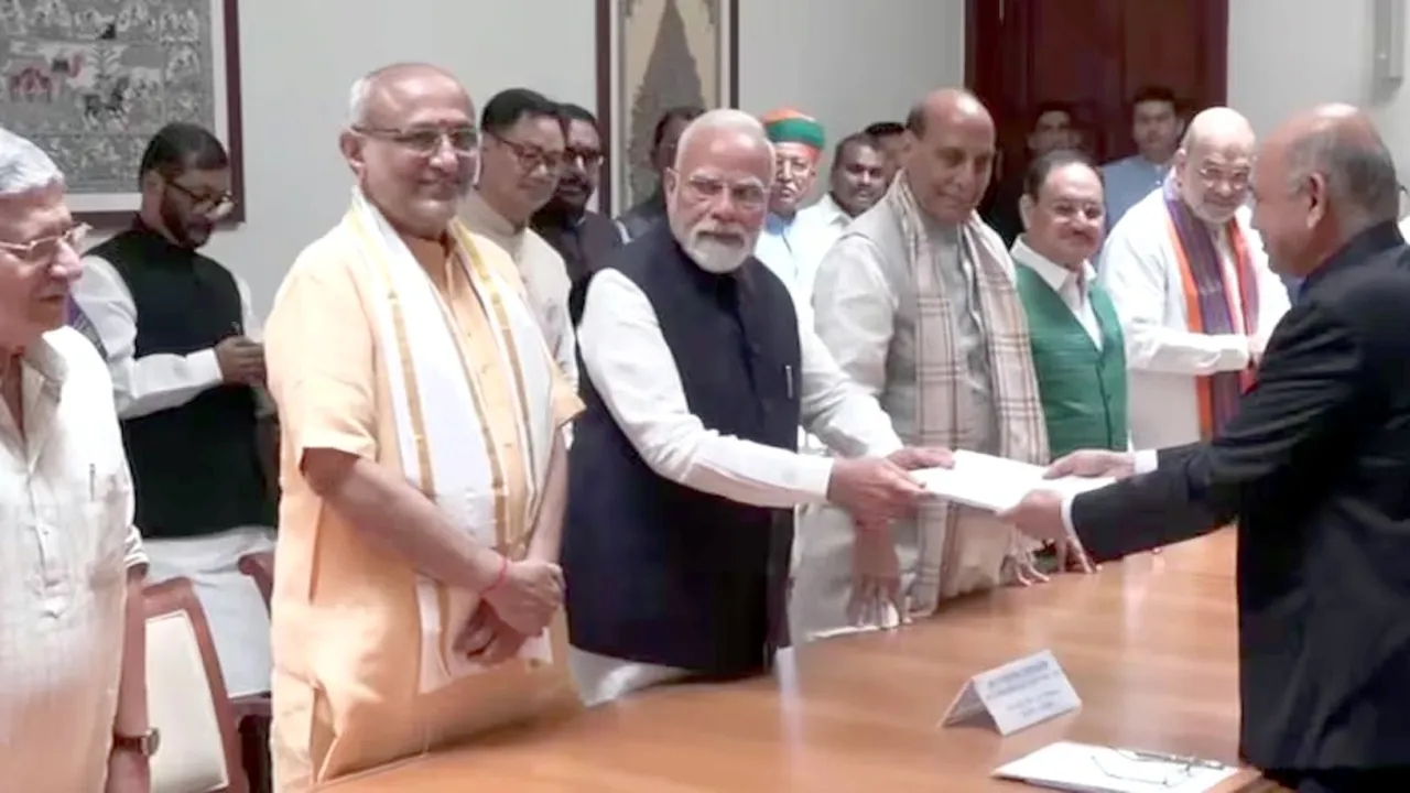 सीपी राधाकृष्णन ने उपराष्ट्रपति चुनाव के लिए भरा पर्चा, PM मोदी बने पहले प्रस्तावक | यंग भारत न्यूज