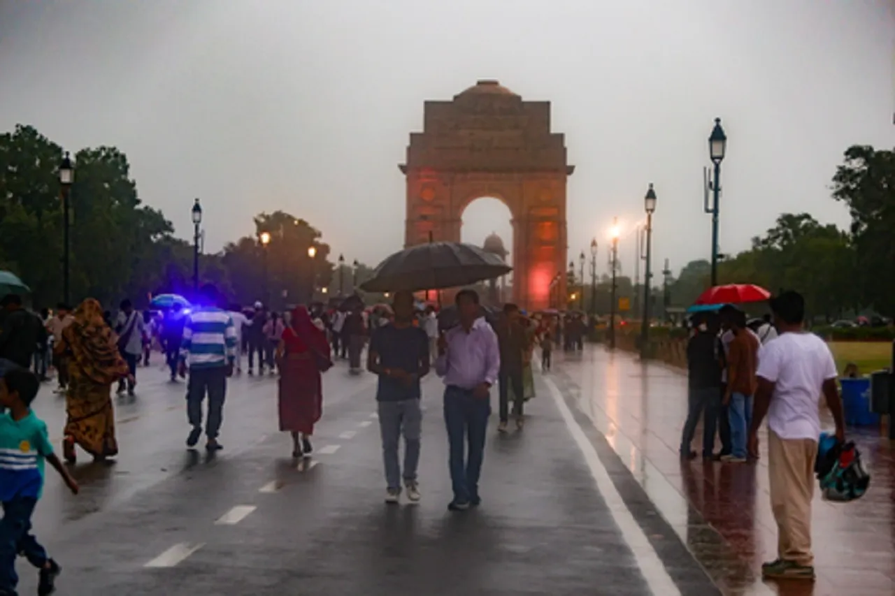 rainy sky in New Delhi