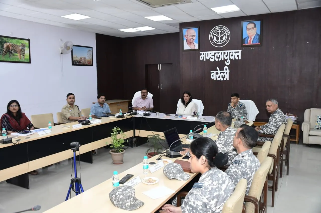 एयरफोर्स पर्यावरण प्रबंधन समिति की मीटिंग में कमिश्नर सौम्या अग्रवाल