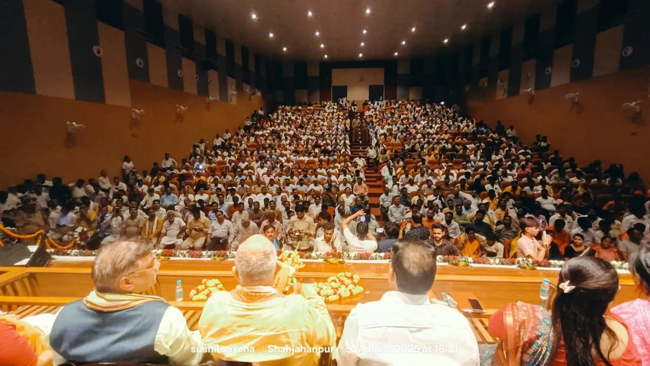 बिजलीपुरा स्थित अटल सभागार में आयोजित पिछडा वर्ग समाज के सम्मेलन में मंचासीन वित्तमंत्री सुरेश खन्ना, पिछडा वर्ग मंत्री नरेंद्र कश्यप, सांसद मिथलेश कठेरिया आदि तथा सभागार में बेठे कार्यकर्ता