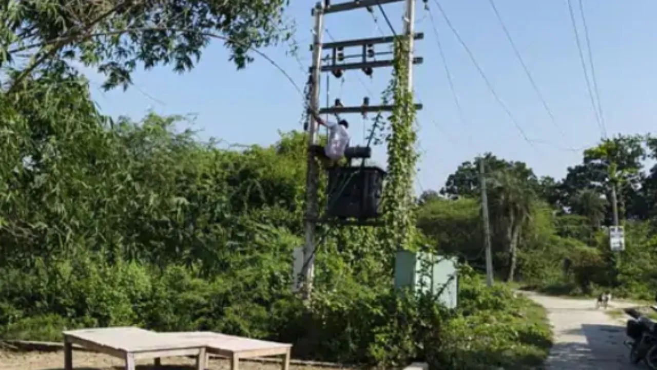 Electricity contract worker hands will have to be amputated