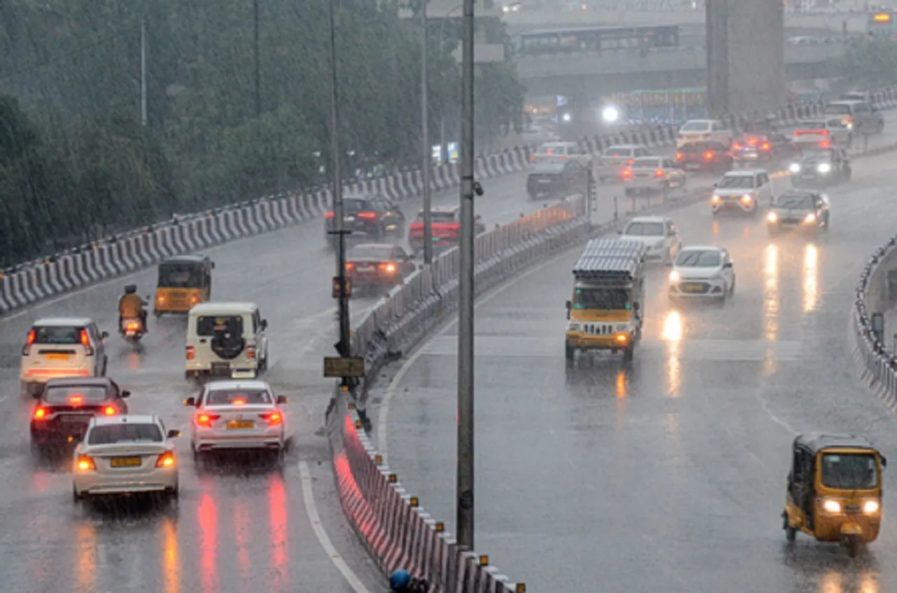 Heavy Rain in mumbai chennai