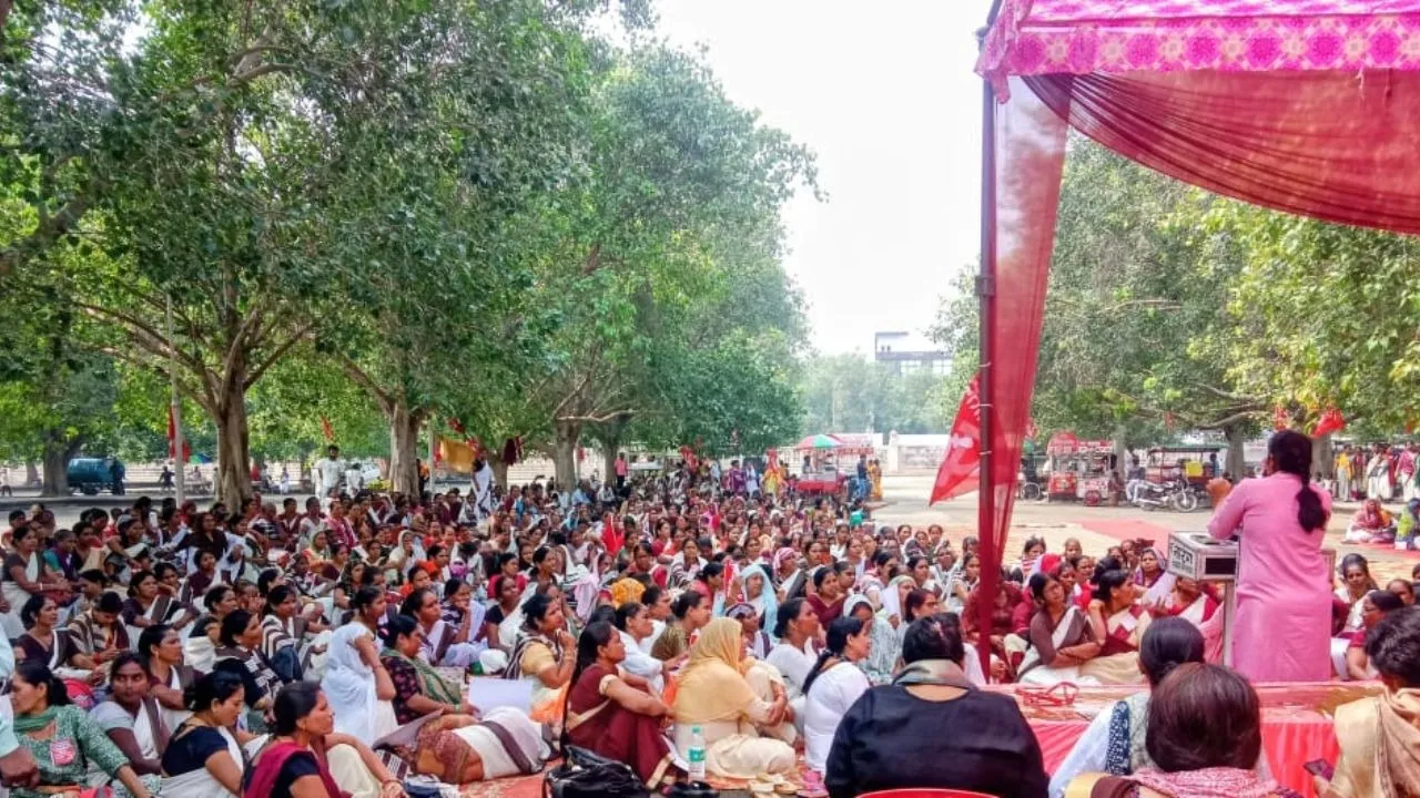 protest asha workers