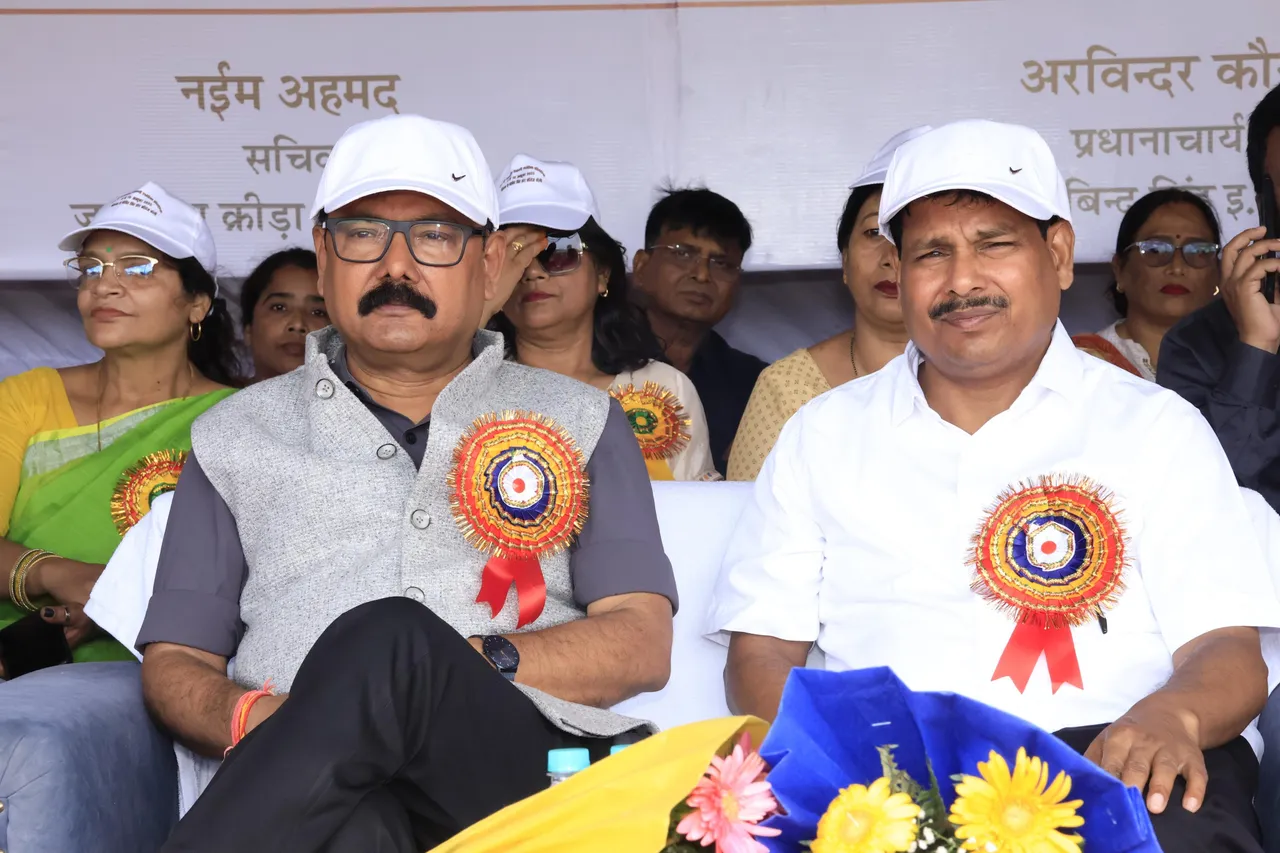 स्पोर्ट्स स्टेडियम में खेल प्रतियोगिता का उ्दघाटन