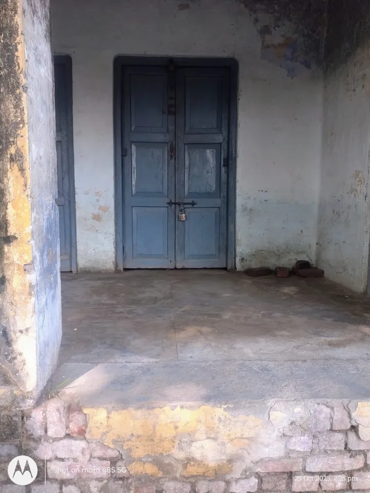 रामनगर में दिन में बंद रहता है गोदाम। रात में प्राइवेट दुकानों पर बेचा जाता है सरकारी सब्सिडी के गेहूं का बीज