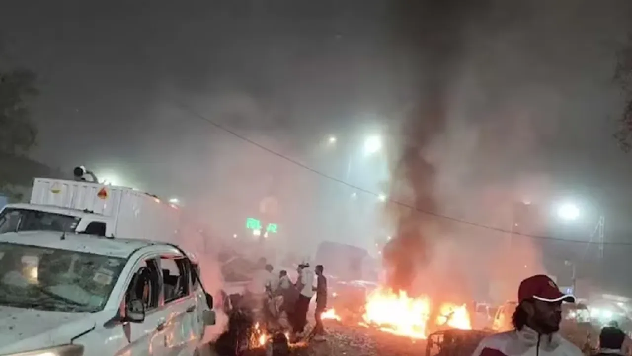 Car Explodes Near Red Fort