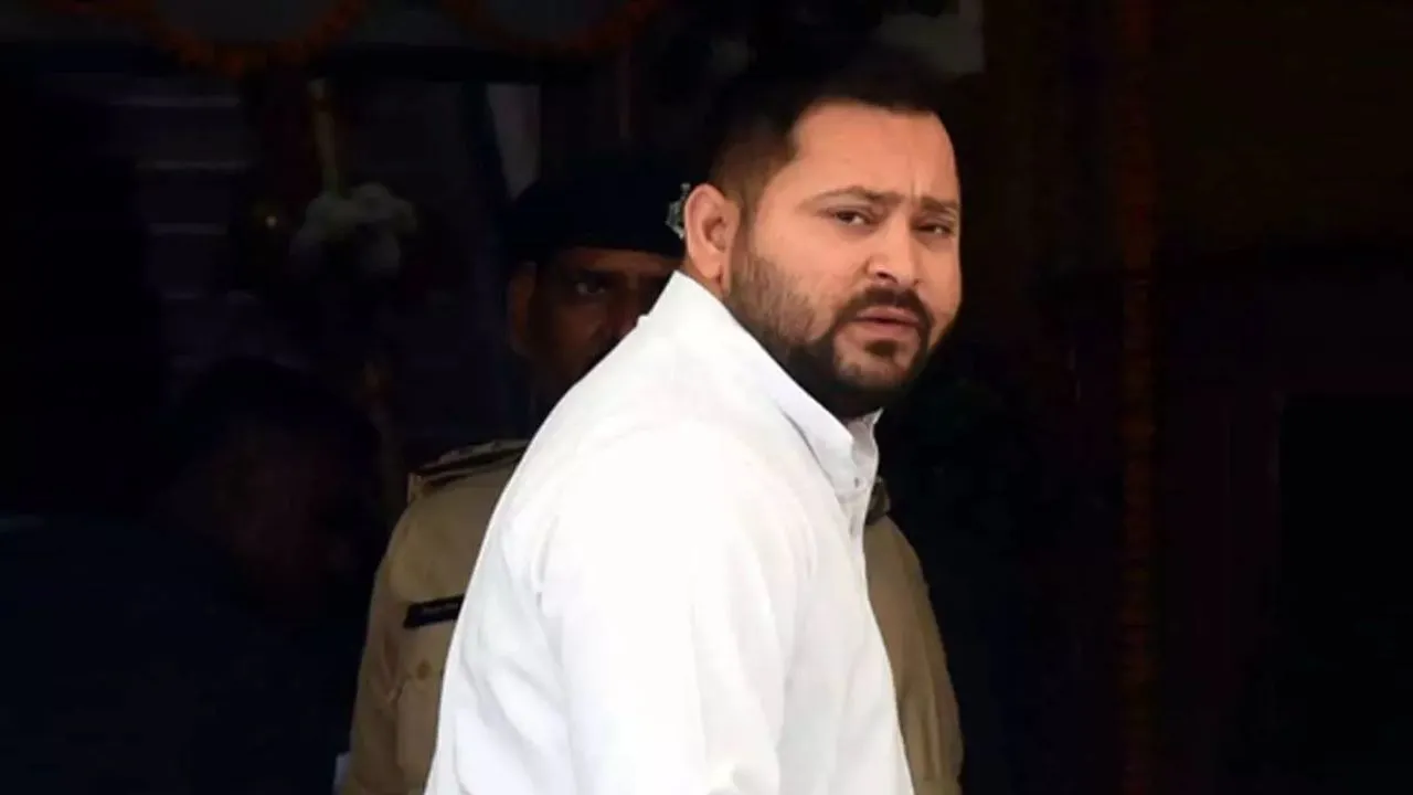 Tejashwi Yadav Meeting RJD Candidates
