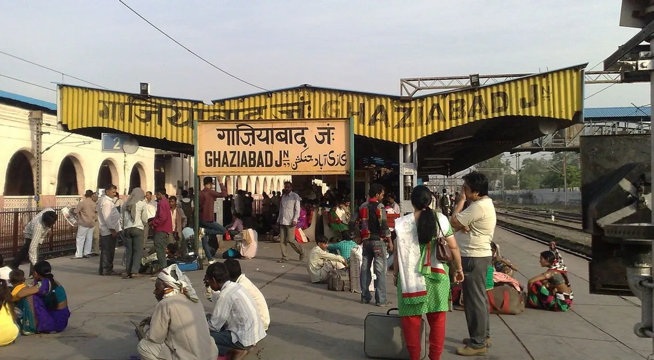 railway-station-ghaziabad-ishika