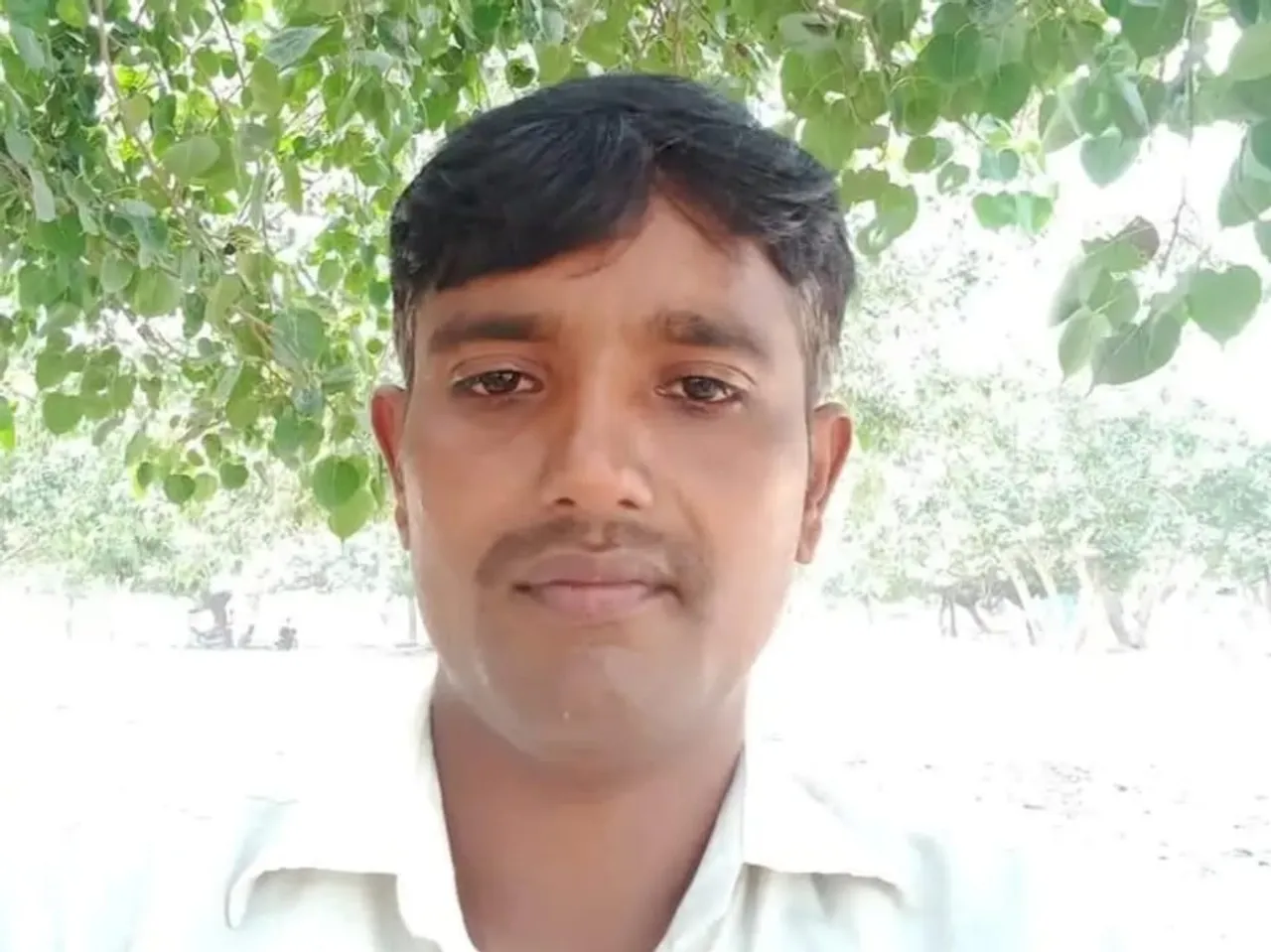 शाहजहांपुर में मदनापुर थाना क्षेत्र में शादी से लौट रहे युवक की सड़क हादसे में दर्दनाक मौत गोवंश से टकराई बाइक