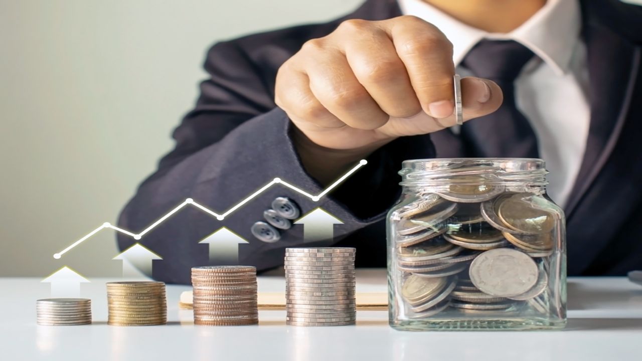 Bajaj Finance Q1 Result: बजाज फाइनेंस का नेट प्रॉफिट 22% बढ़कर 4,765 करोड़ पर पहुंचा, NII में भी 22% का उछाल 