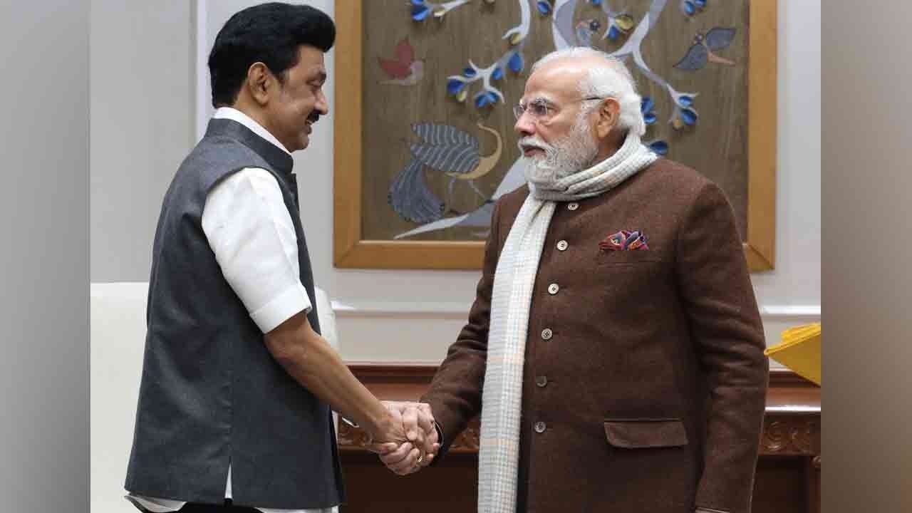 முதல்வரிடம் உடல்நிலை குறித்து நலம் விசாரித்தார் பிரதமர் மோடி!