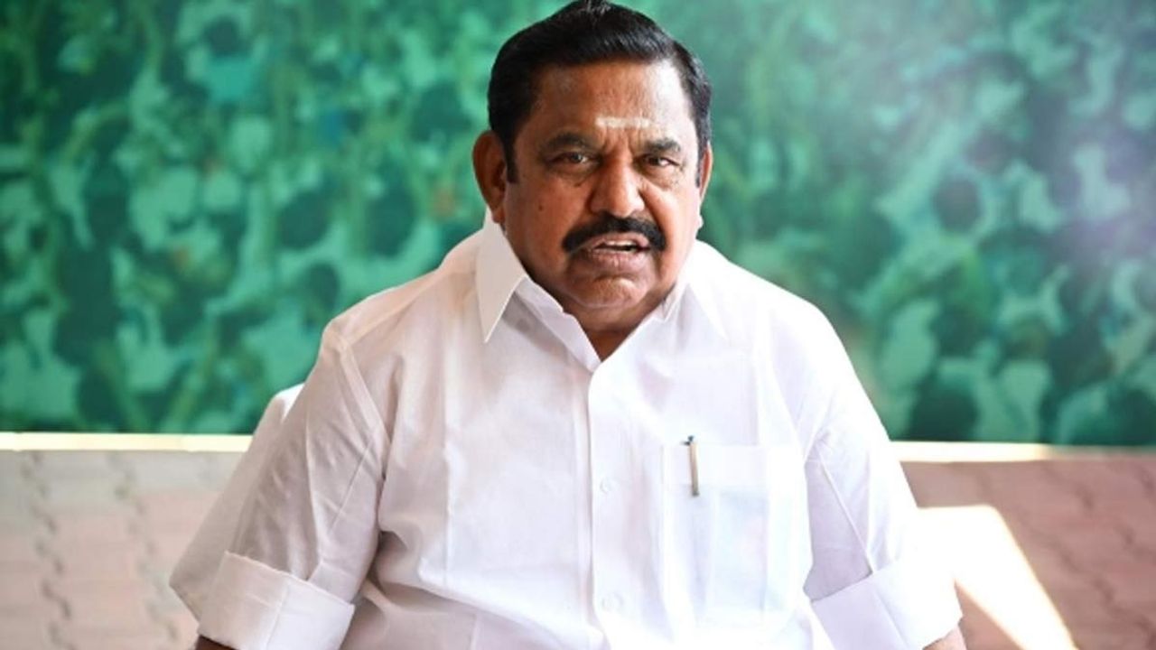 அதிமுகவில் இணைந்த மன்னர் வாரிசு
