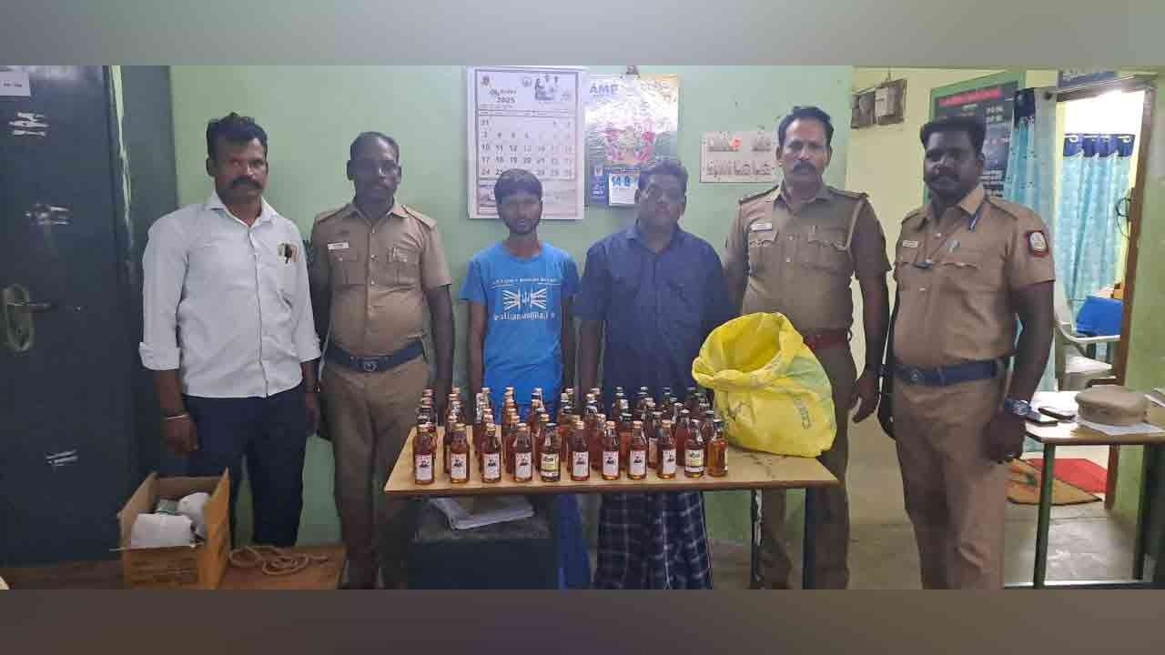 மது பாட்டில்கள் பதுக்கல்; பா.ஜ.க. மாவட்ட தலைவரின் தம்பி கைது!