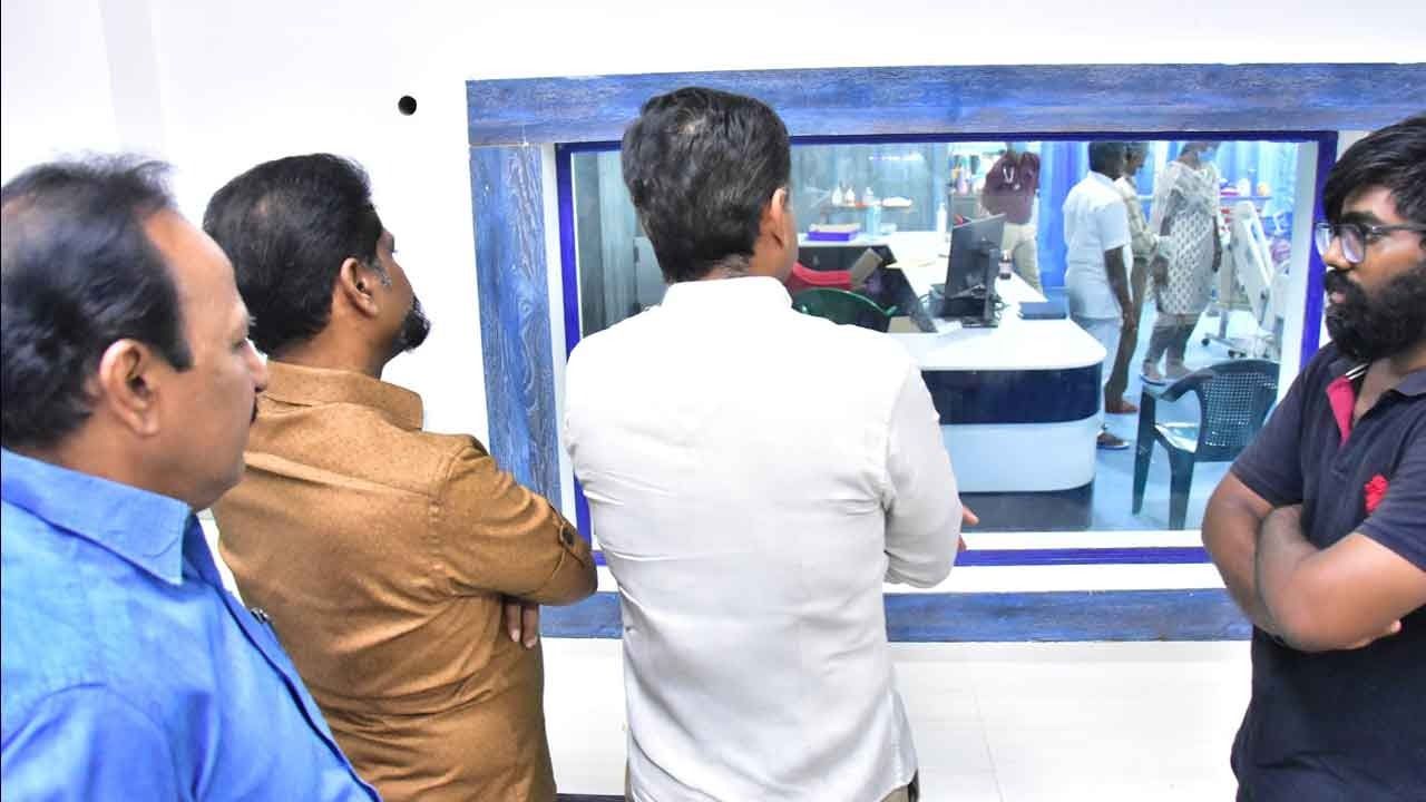 நல்லகண்ணுவை நலம் விசாரித்த நக்கீரன் ஆசிரியர் மற்றும் துரை வைகோ