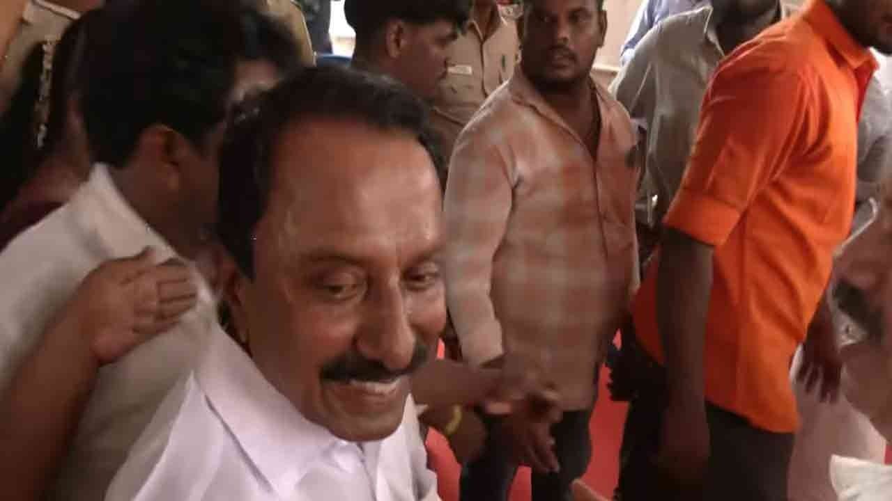 “அதிமுகவில் இருந்து நீக்கினால் சந்தோஷப்படுவேன்” - செங்கோட்டையன் பரபரப்பு பேட்டி