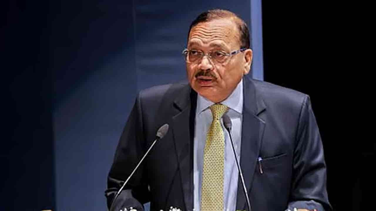 உச்ச நீதிமன்ற புதிய தலைமை நீதிபதி நியமனம்; யார் இந்த சூர்யகாந்த்?