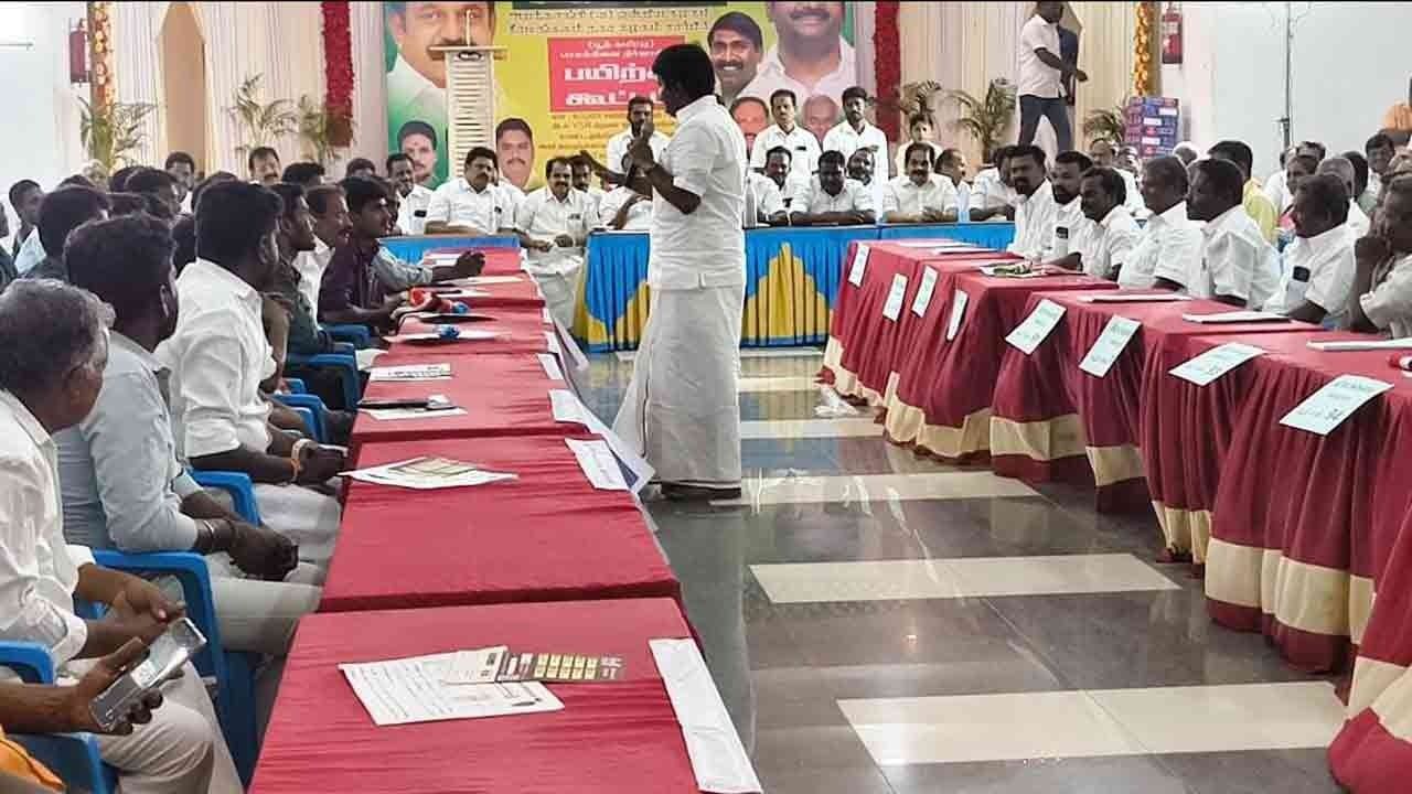 மீண்டும் திமுக வாக்குறுதி சுரண்டல் சீட்டை கையில் எடுத்த மாஜி அமைச்சர் விஜயபாஸ்கர்!