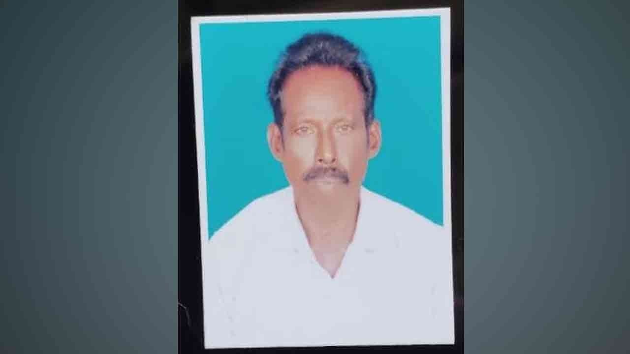 எஸ்.ஐ.ஆர் விண்ணப்பத்திற்கு போட்டோ எடுக்கச் சென்ற விவசாயி; மகள் கண் முன்னே நேர்ந்த சோகம்!