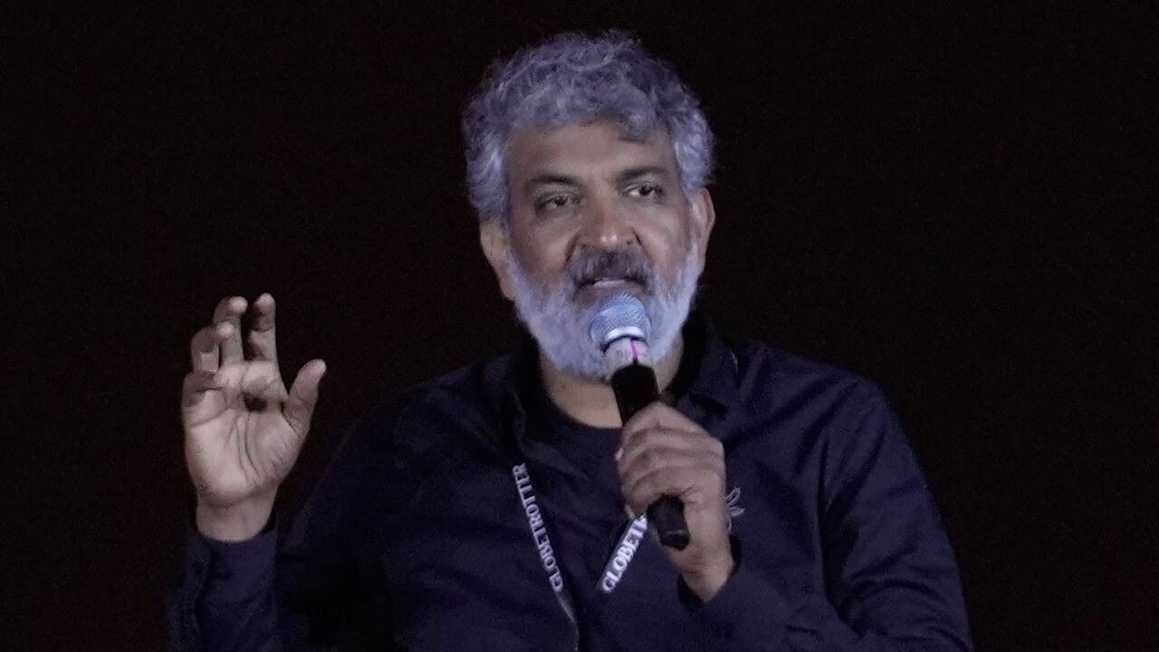 ராஜமௌலிக்கு எதிராக காவல் நிலையத்தில் புகார்