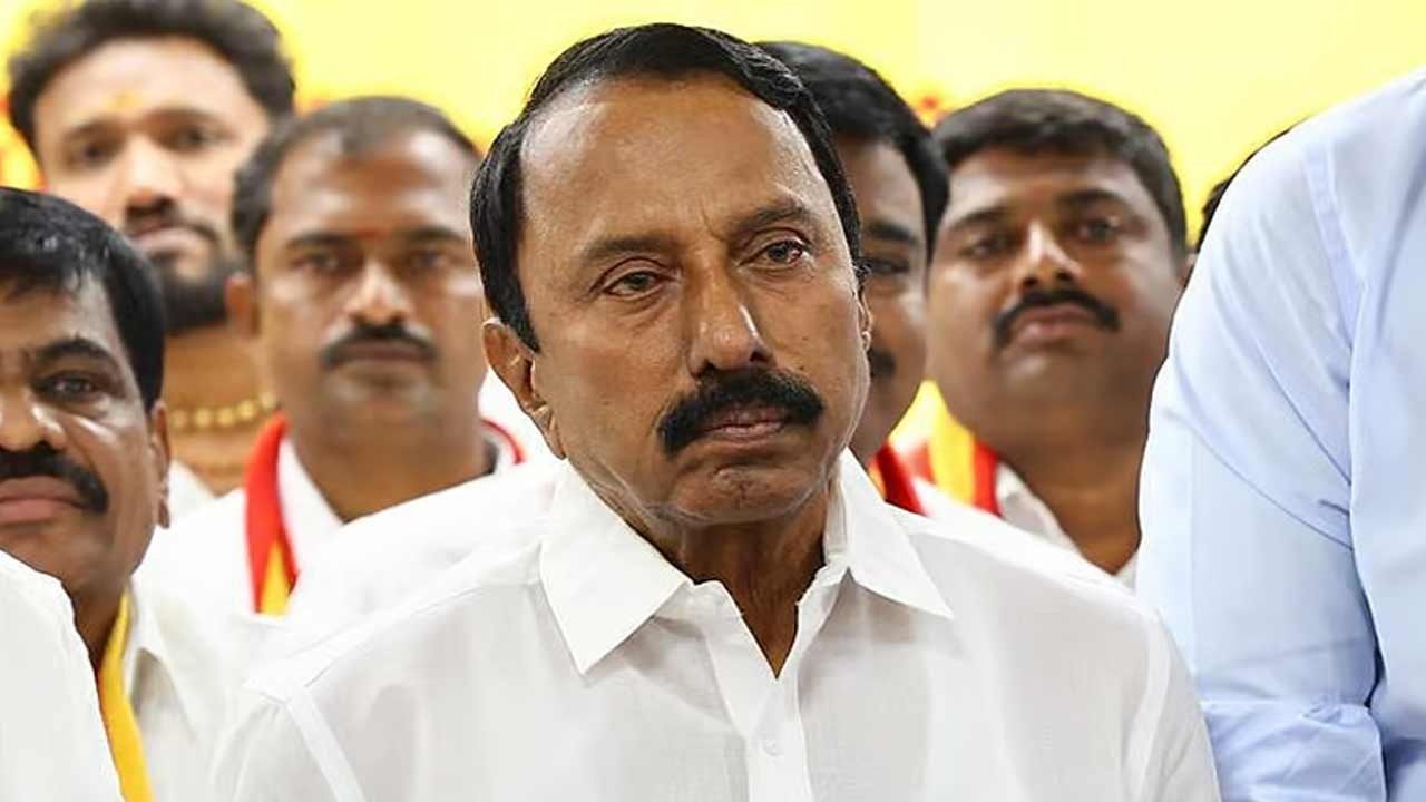 தவெகவில் இணைந்த பிறகும் அதிமுக மீதான விசுவாசம்-வைரலாகும் செங்கோட்டையனின் புகைப்படம்