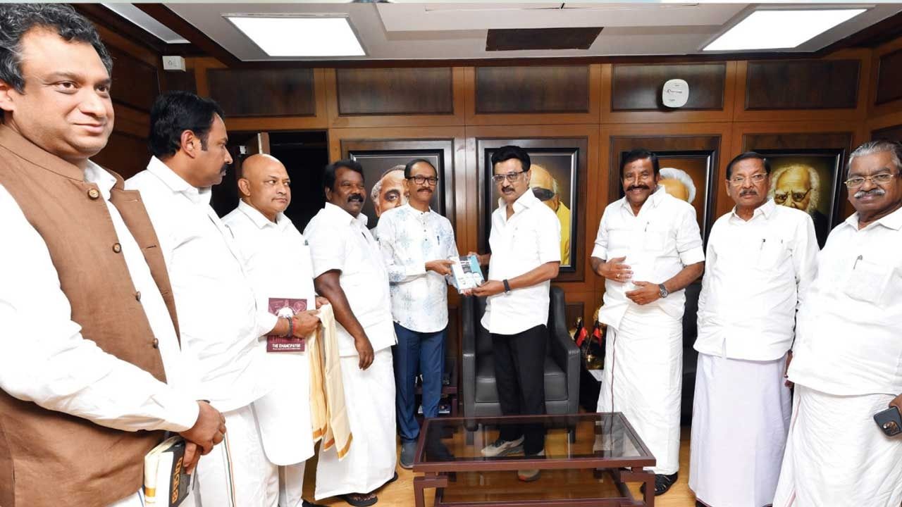 அறிவாலயத்தில் காங்கிரஸ் குழு! நடந்தது என்ன?