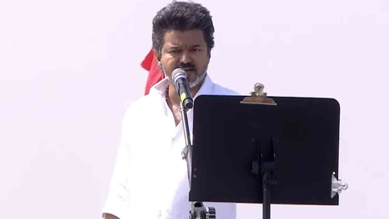 “ஏக்கத்திலேயே, கனவுகளிலேயே காலங்கள் கடந்து போய்விடக் கூடாது” - த.வெ.க. தலைவர் விஜய்!