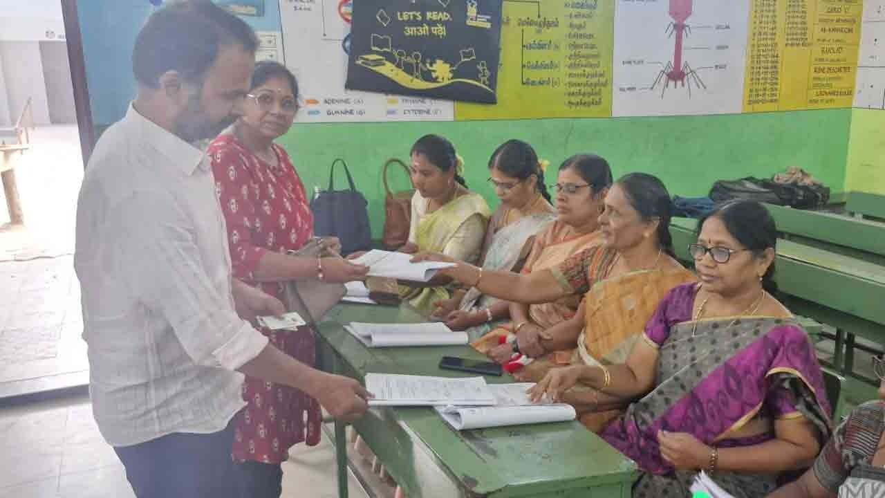 “வாக்காளர் பட்டியலில் பெயர் சேர்க்க எத்தனை லட்சம் பேர் விண்ணப்பம்?” - தேர்தல் ஆணையம் தகவல்!