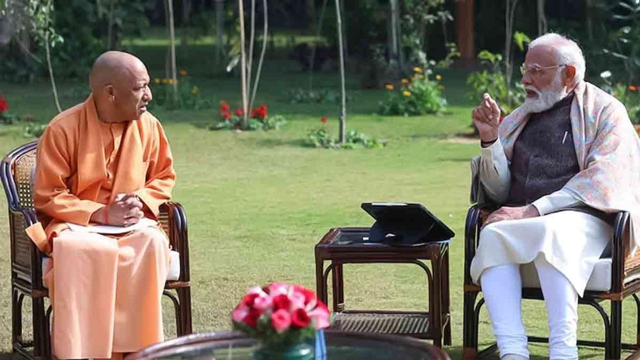 மோடியுடன் யோகி ஆதித்யநாத் சந்திப்பு