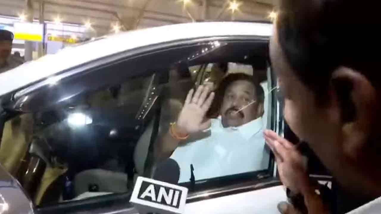 பரபரப்பான அரசியல் சூழல் : டெல்லி சென்றடைந்தார் இ.பி.எஸ்.!