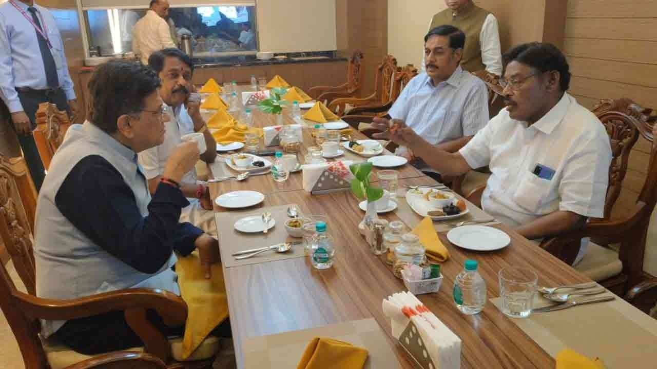 ஐ.ஜே.கே. நிறுவனர் பாரிவேந்தர் உடன் பியூஷ் கோயல் சந்திப்பு!