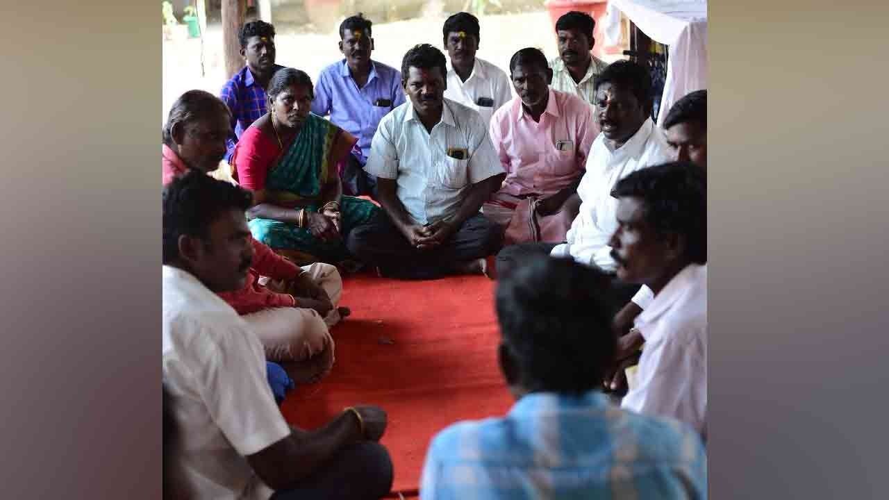 ஊராட்சி மன்றத் தலைவரைக் கண்டித்துக் கிராமசபைக் கூட்டத்தைப் புறக்கணித்த பொதுமக்கள்!