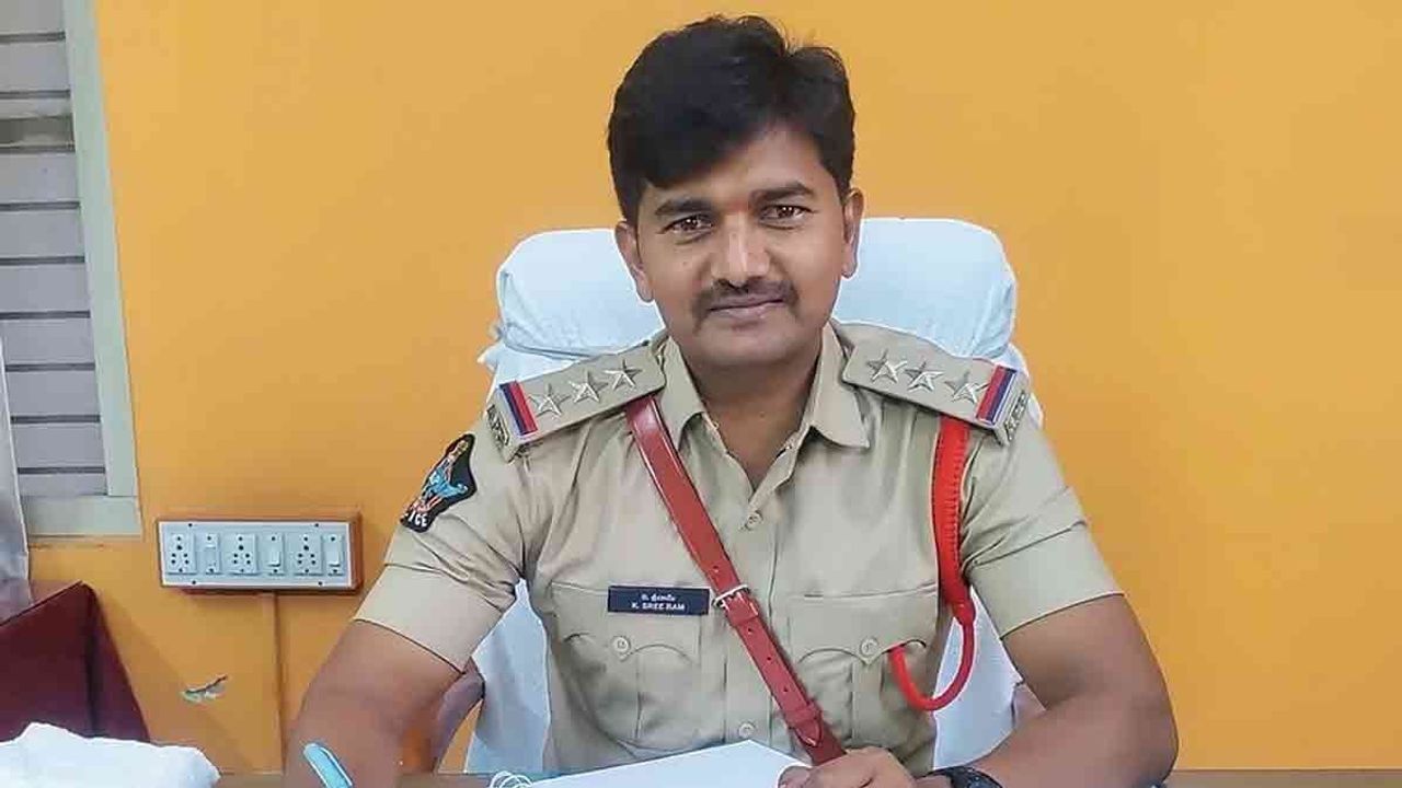 நேர்மையான காவல்துறை அதிகாரி; 30 முறை பணியிட மாற்றம்