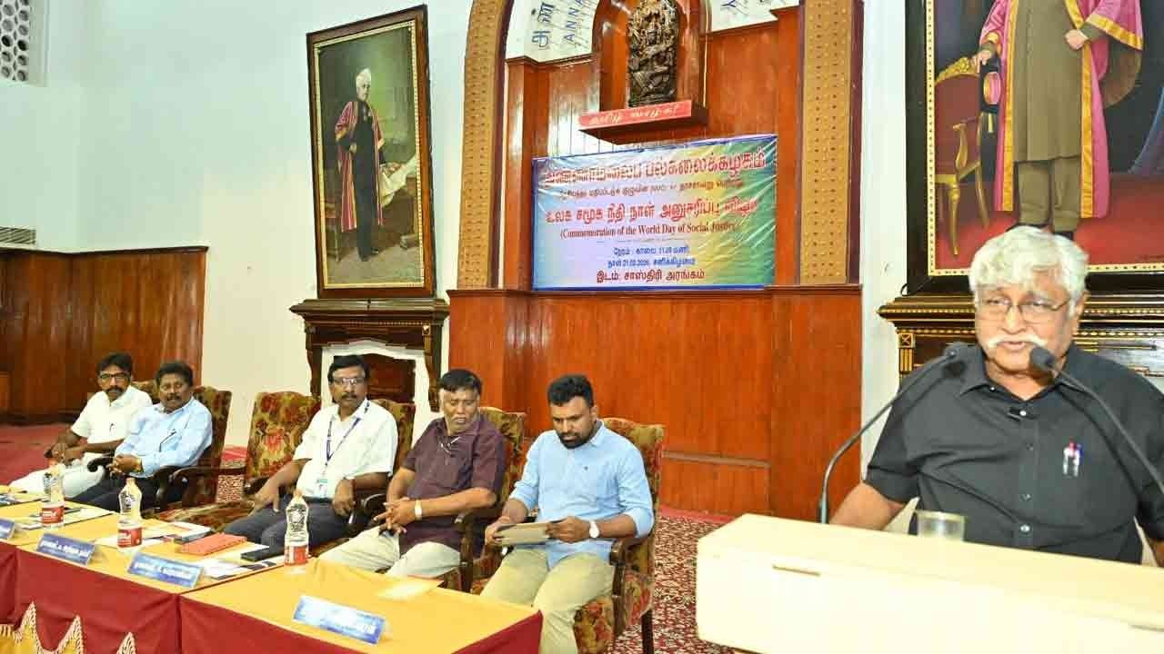 “சமூக நீதியைக் காக்க சமமானவர்களுக்குள் போட்டி அமைய வேண்டும்” - பேராசிரியர் சுப. வீரபாண்டியன் பேச்சு